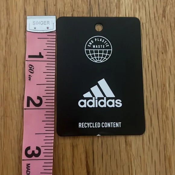 Adidas Tag - Picture 3 of 5